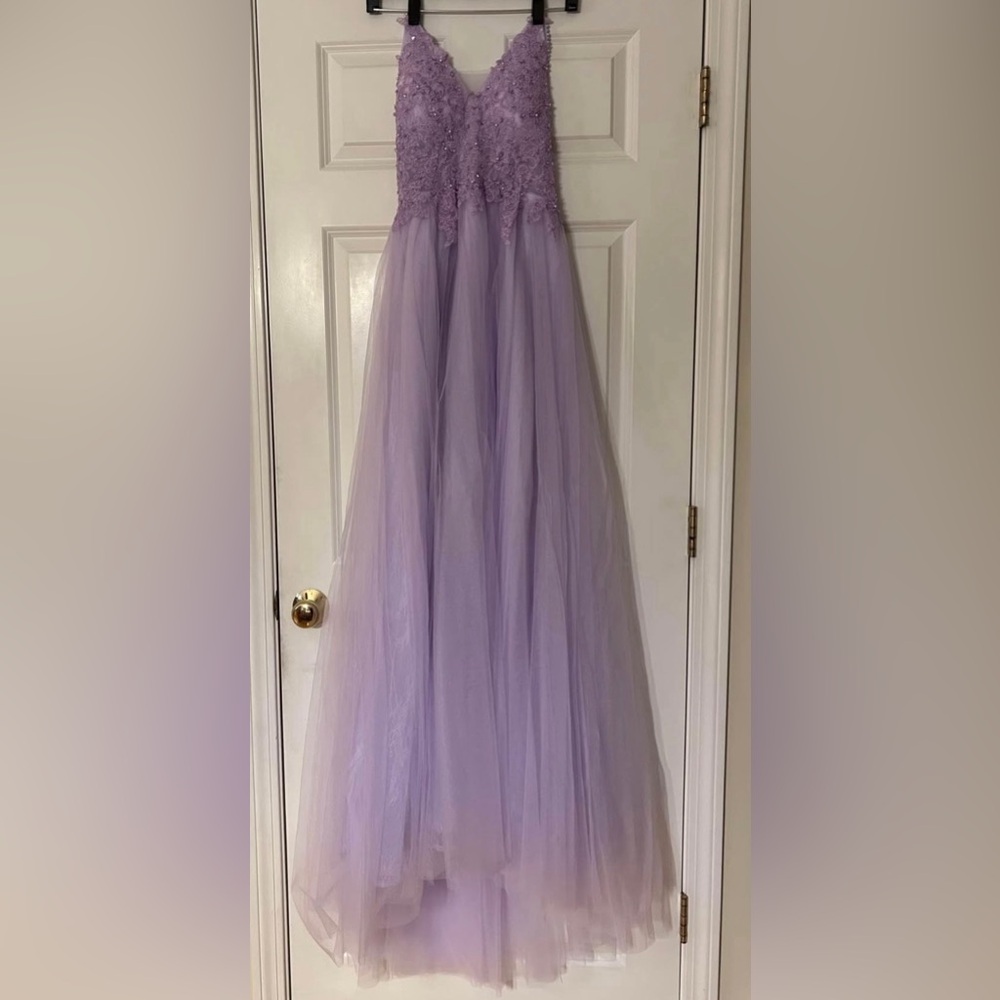 Women’s Lavender V Neck Lace Prom Dress Size 4